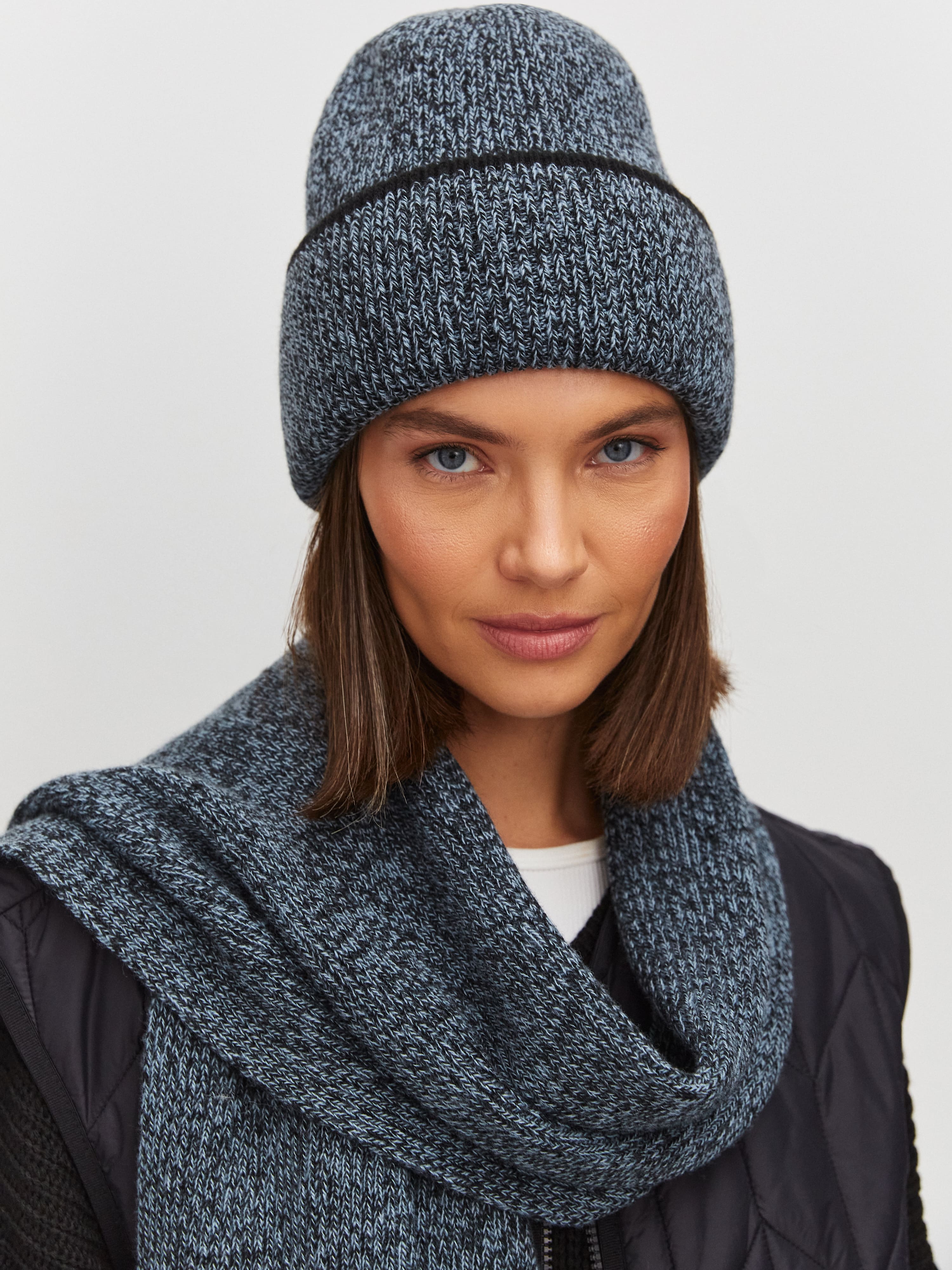 Бредли комплект (шапка+шарф) трикотажный (черный/голубой)