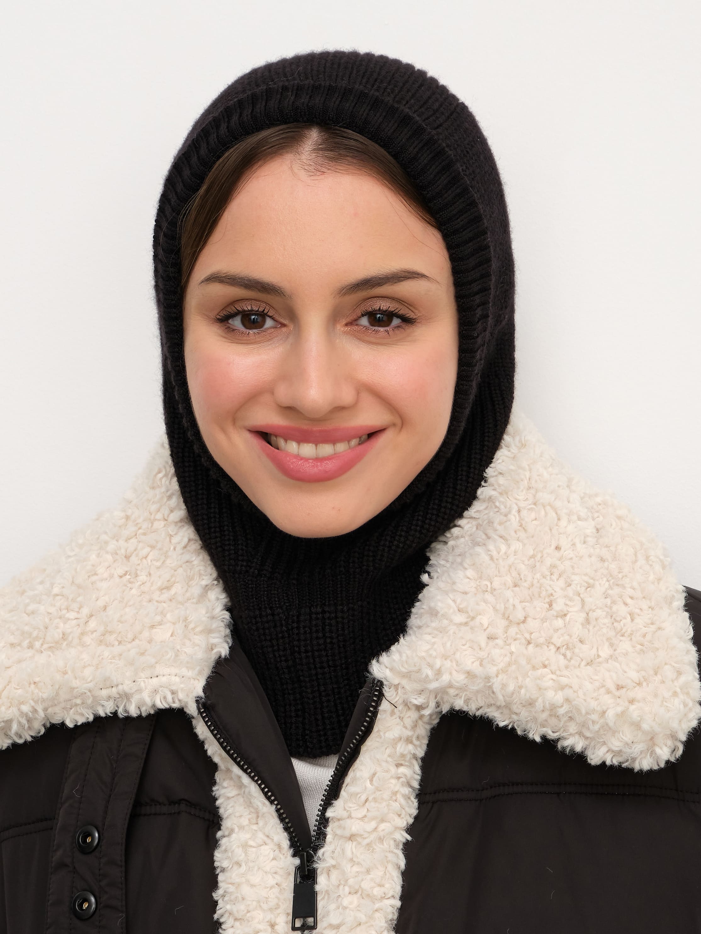 Экрю капор трикотажный (черный, 56-58)