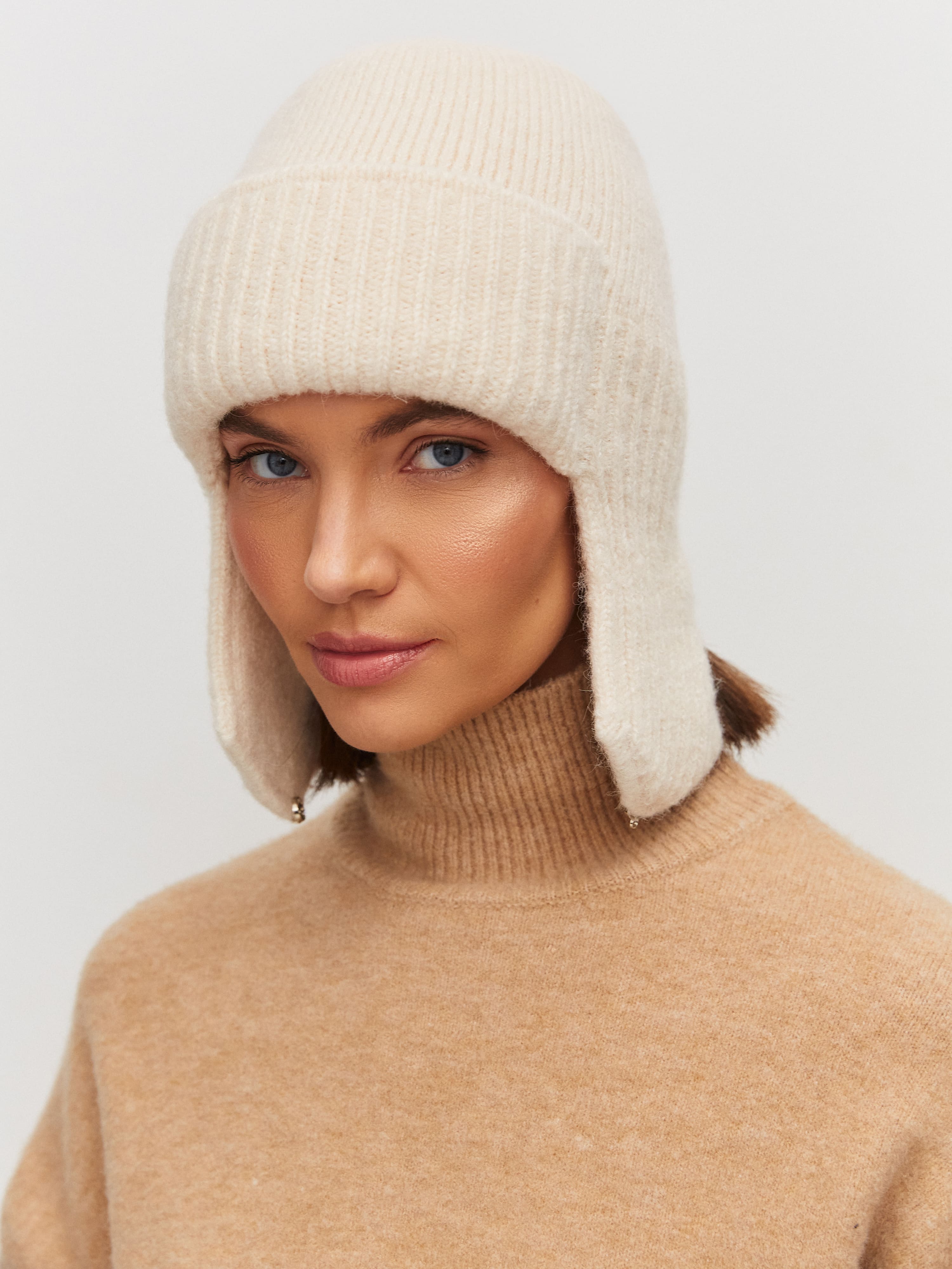 Онтарио шапка-ушанка трикотажная (белый, 56-58)