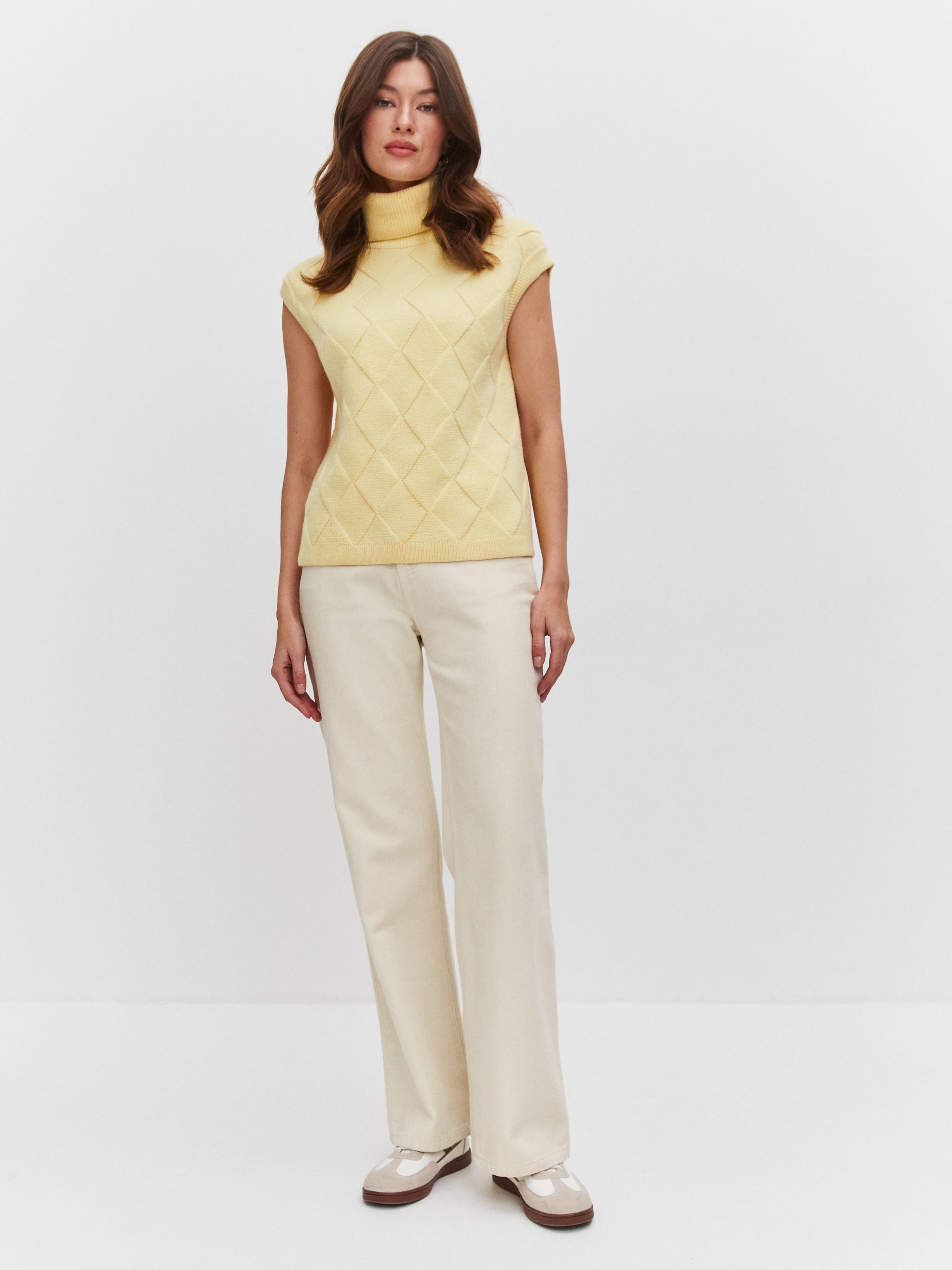 Дарина жилет трикотажный (св.желтый, 44-46)