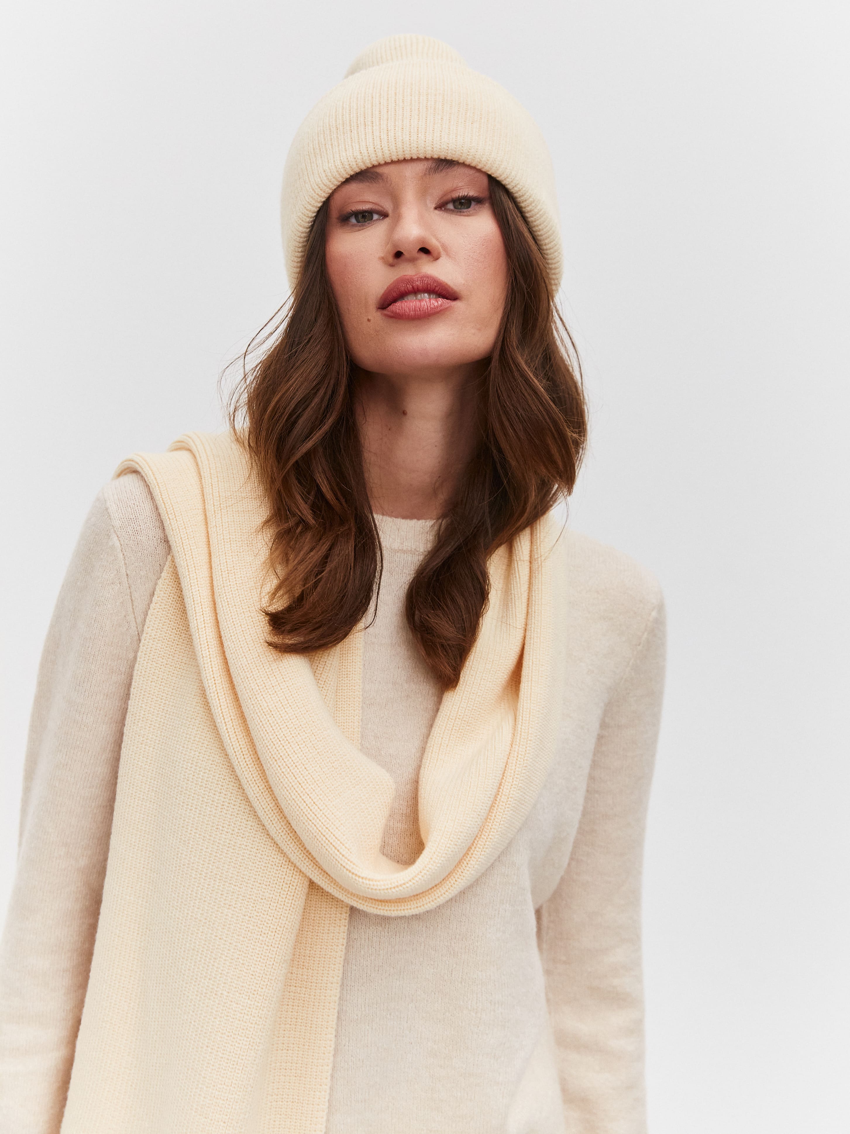 Ботаника комплект (шапка+шарф) трикотажный (сливочный, 56-58)