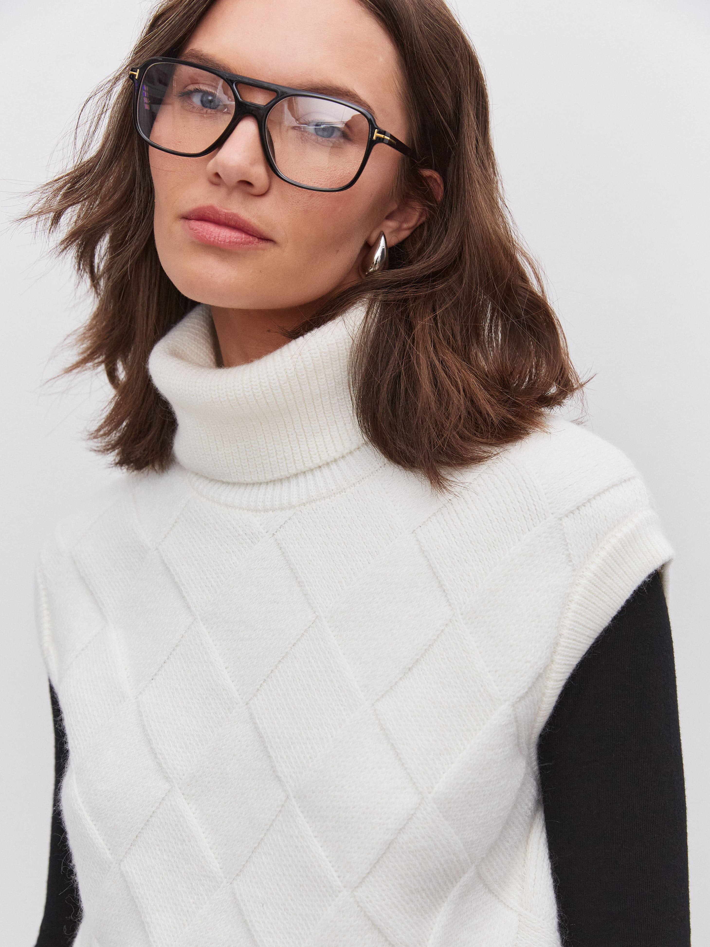 Дарина жилет трикотажный (белый, 44-46)