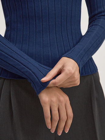 Водолазка из шерсти мериноса и вискозы Веста