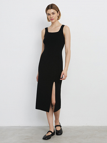 Платье из вискозы с разрезом Каре