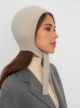 Чепчик из шерсти мериноса и кашемира Шапо